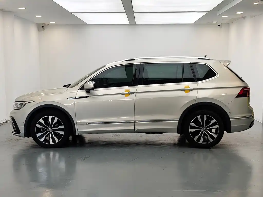 Volkswagen Tiguan L 2021 — фото 7
