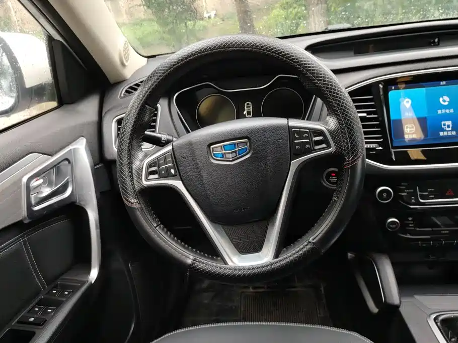 Geely Vision X6 2017 — фото 15