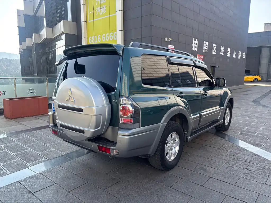 Mitsubishi Pajero 2016 — фото 5