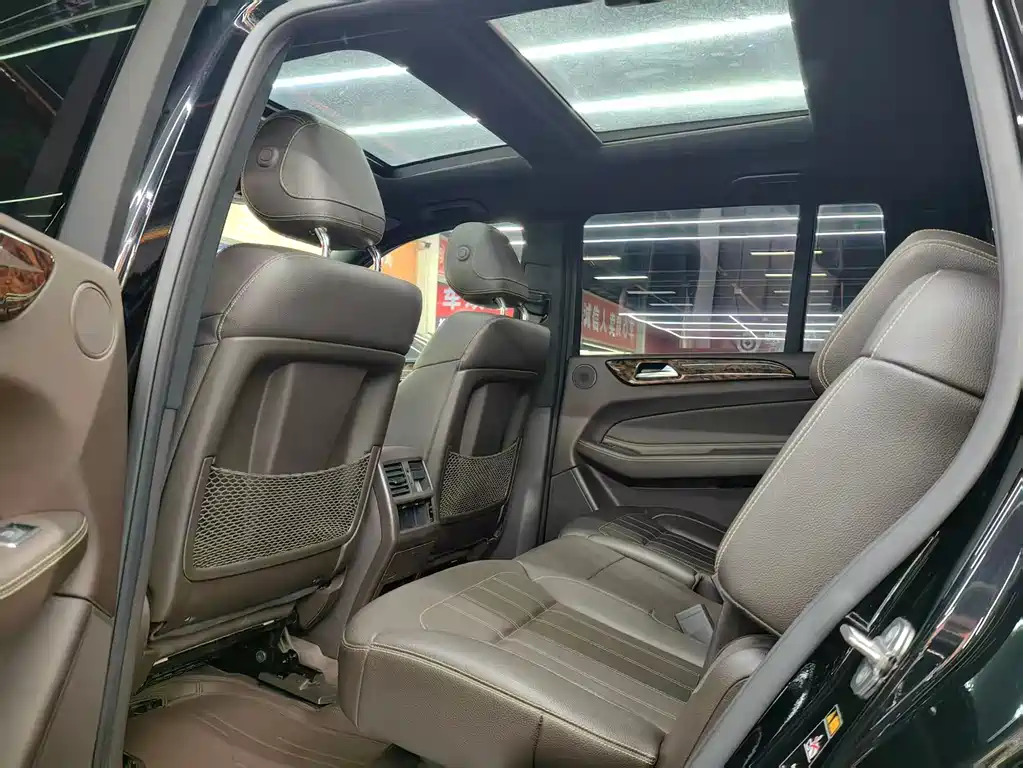Mercedes-Benz GLS 2018 — фото 12