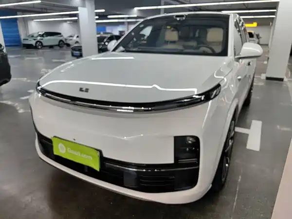 Li Auto L8 2025