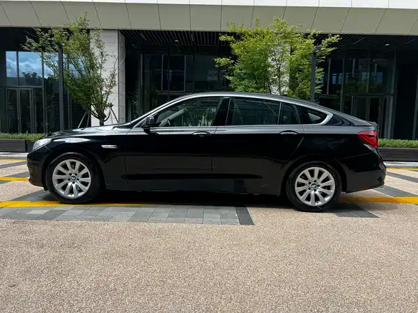 BMW 5 Series GT 2011