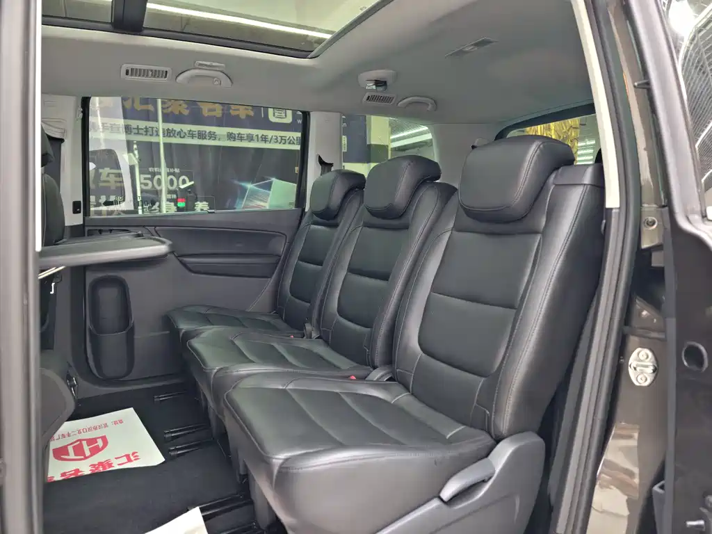 Volkswagen Sharan 2017 — фото 37