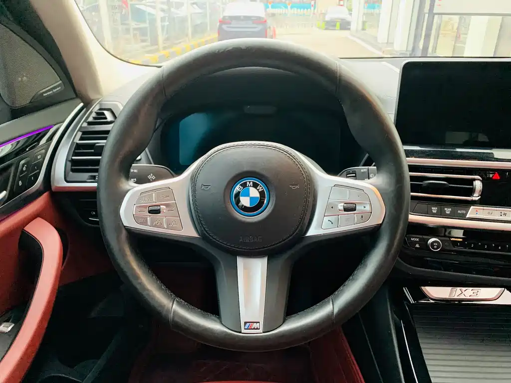 BMW iX3 2024 — фото 11