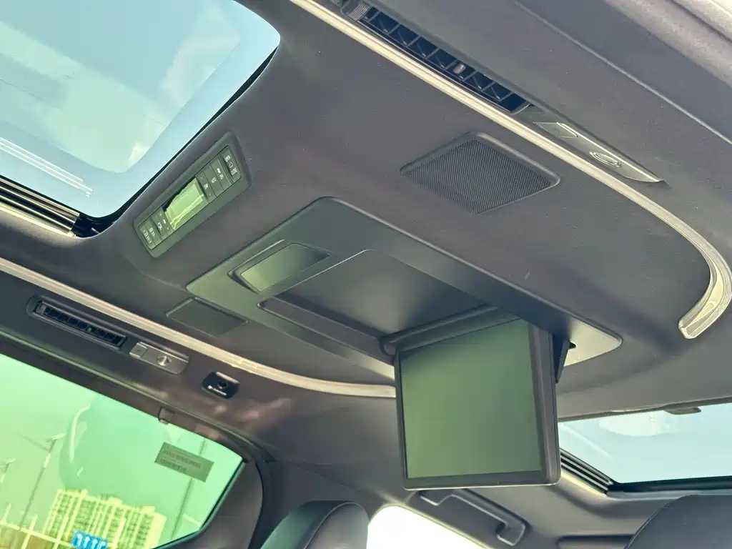 Toyota Vellfire 2022 — фото 21