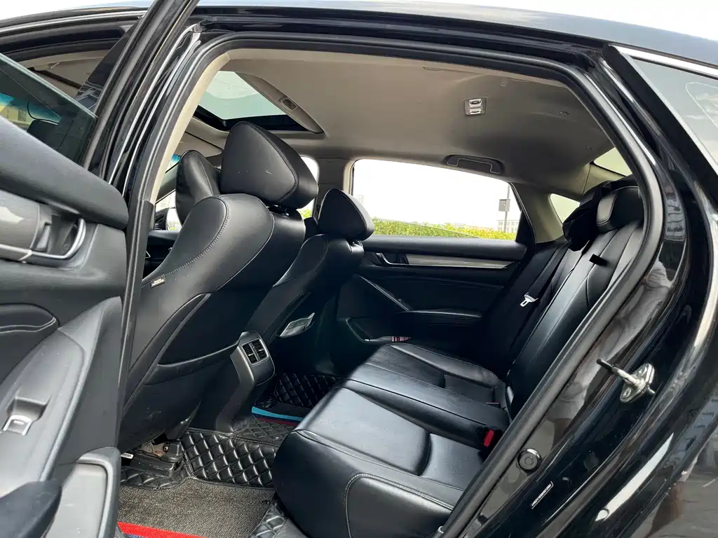 Honda Accord 2018 — фото 13