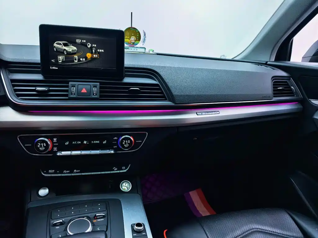 Audi Q5L 2020 — фото 15
