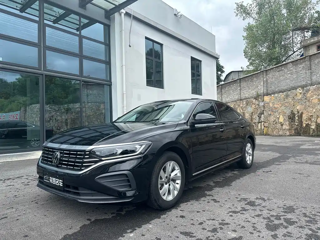 Volkswagen Passat 2025