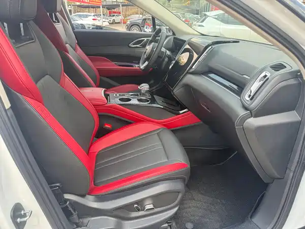 Hongqi HS3 2024