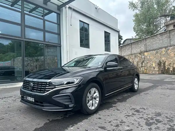 Volkswagen Passat 2025