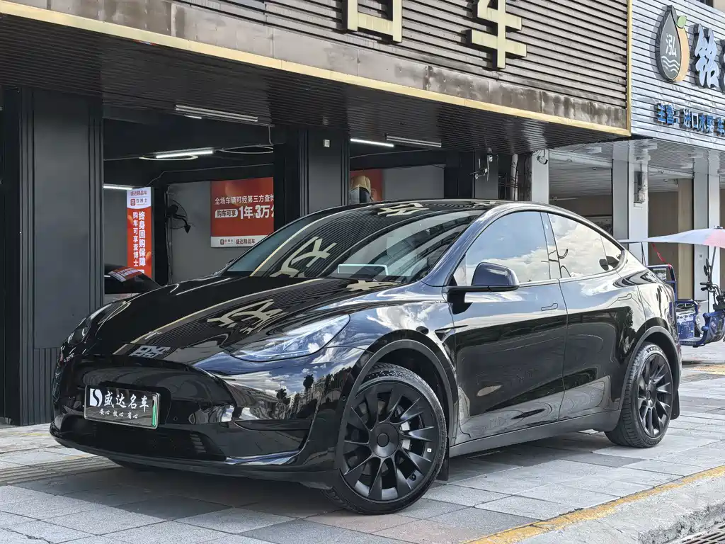 Tesla Model Y 2023 — фото 1