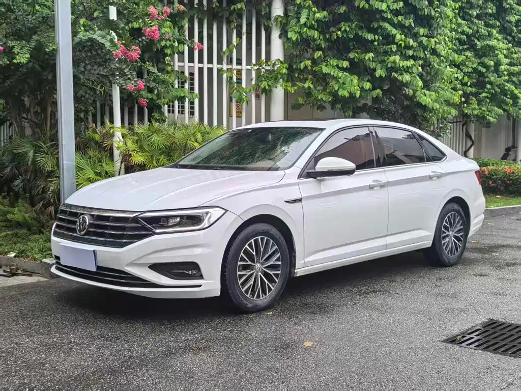 Volkswagen Sagitar 2020