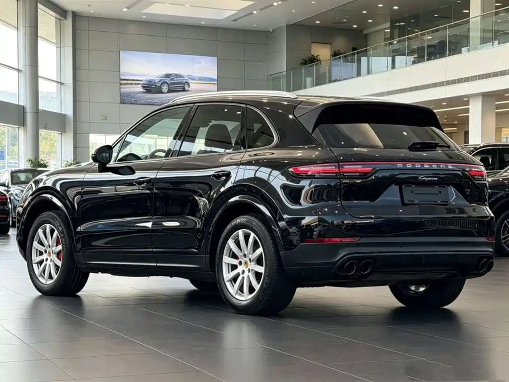 Porsche Cayenne 2018 — фото 11