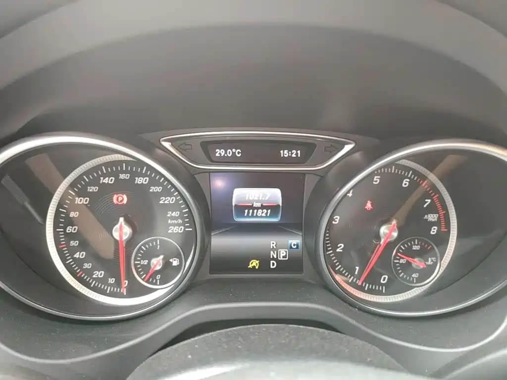 Mercedes-Benz GLA 2017 — фото 12