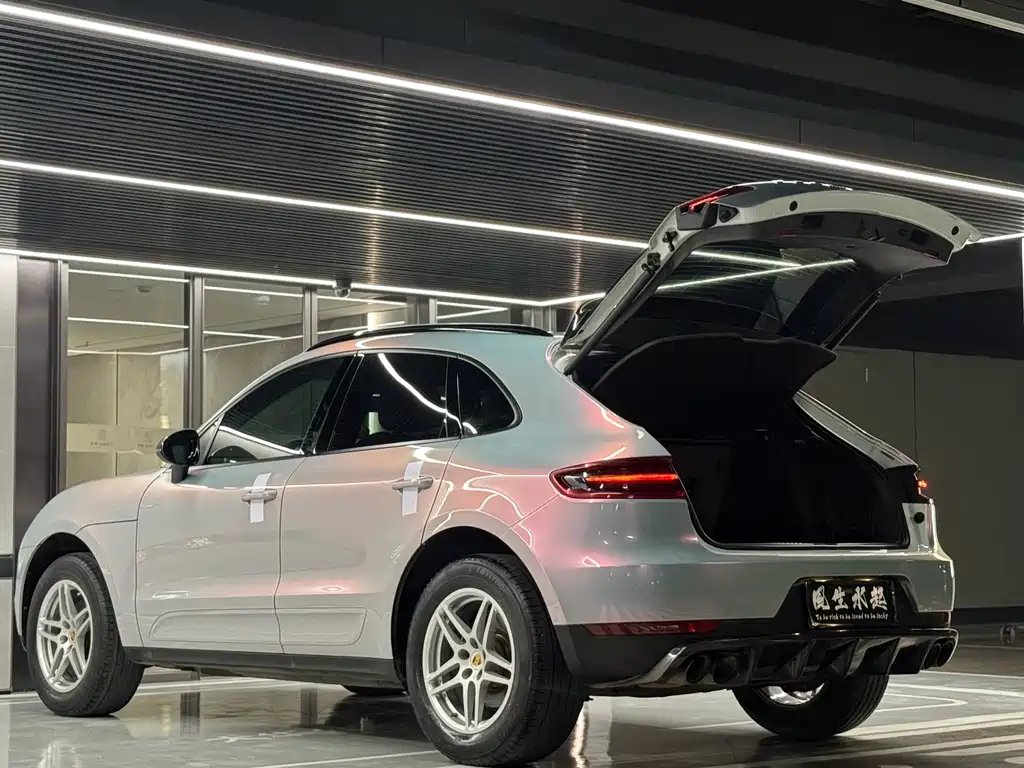 Porsche Macan 2017 — фото 19