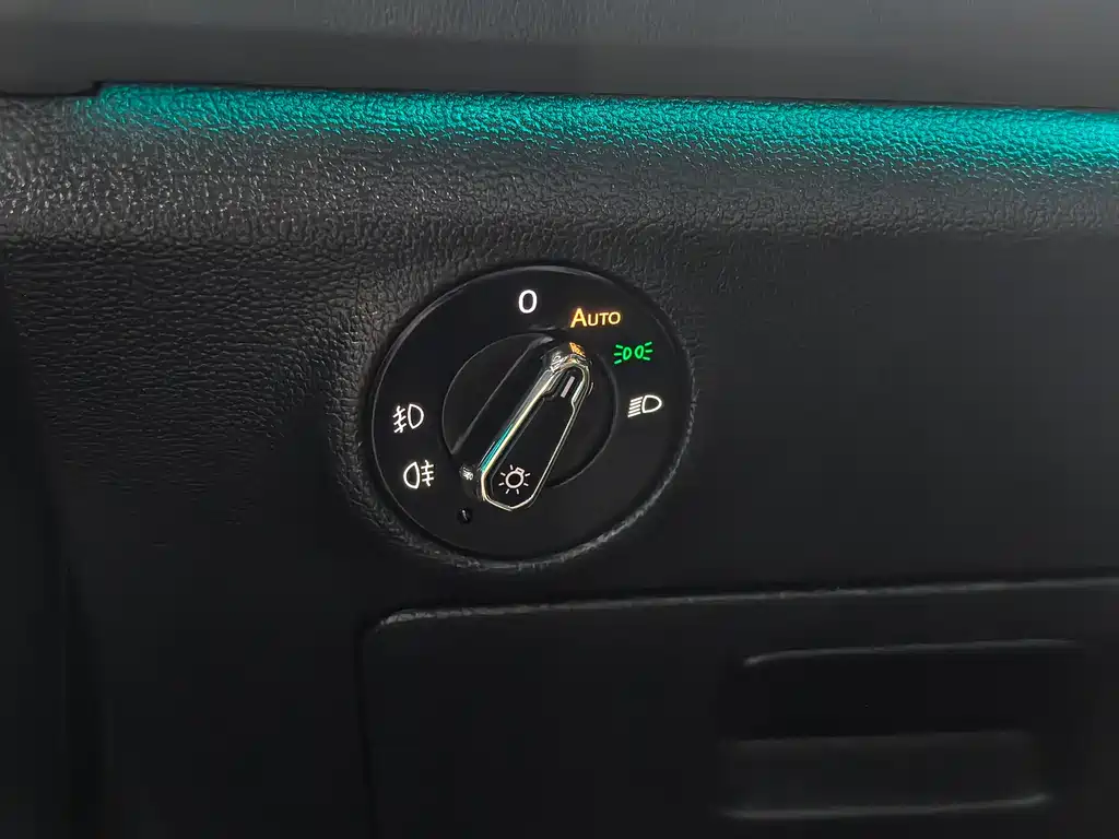 Volkswagen Sagitar 2020