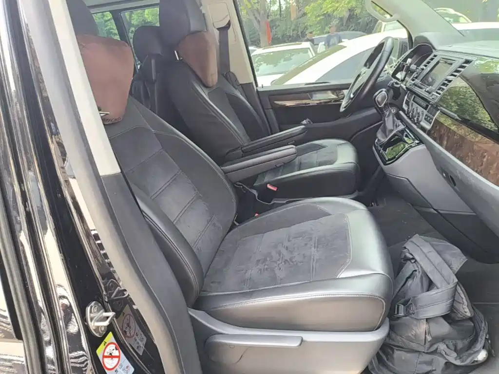 Volkswagen Multivan 2019 — фото 25