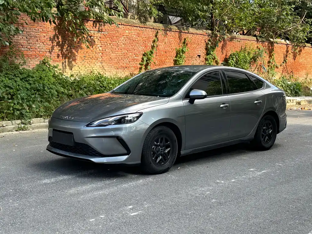 BYD Seal 05 DM-i 2025 — фото 1