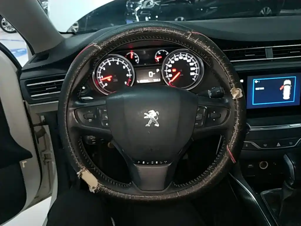 Peugeot 408 2018 — фото 11