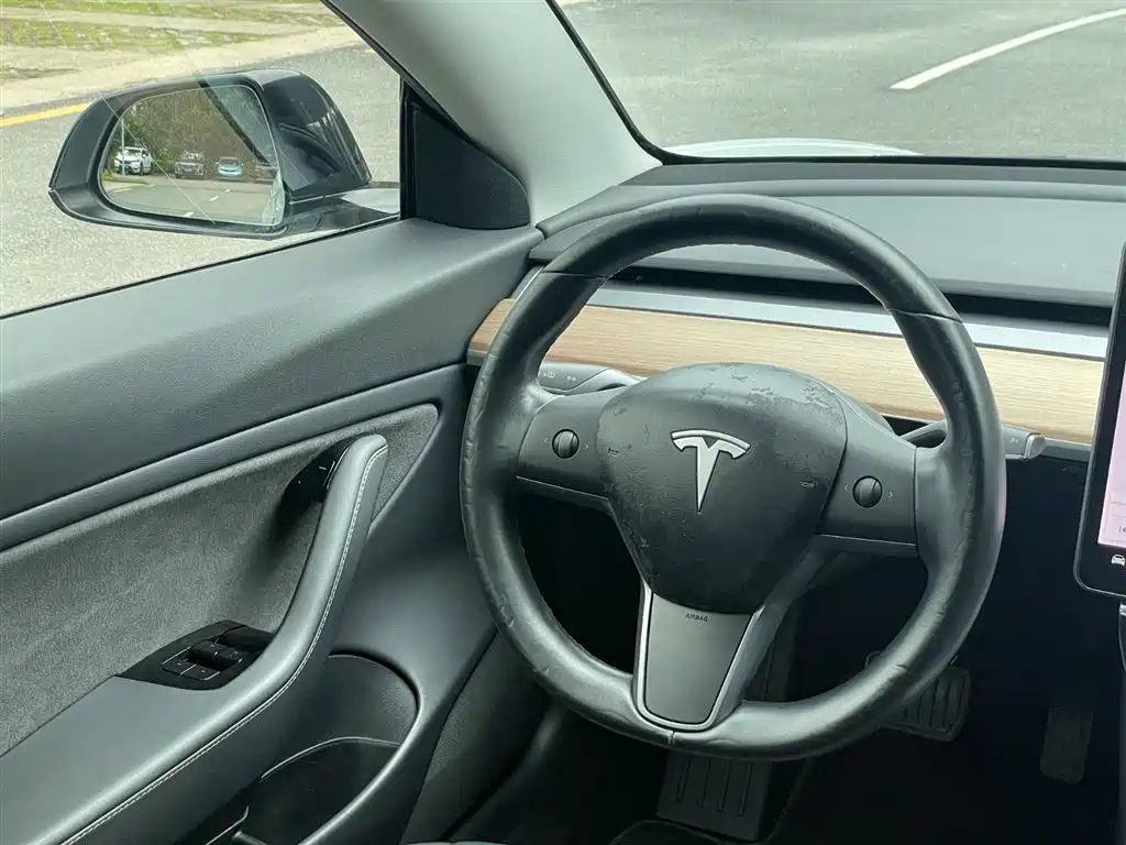 Tesla Model 3 2019 — фото 16