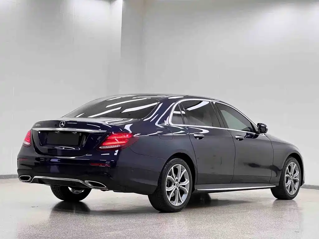 Mercedes-Benz E-Class 2020 — фото 27