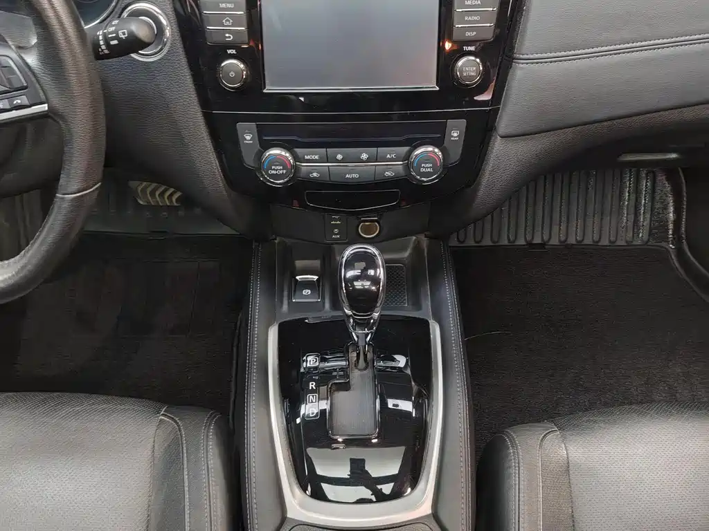 Nissan X-Trail 2018 — фото 13