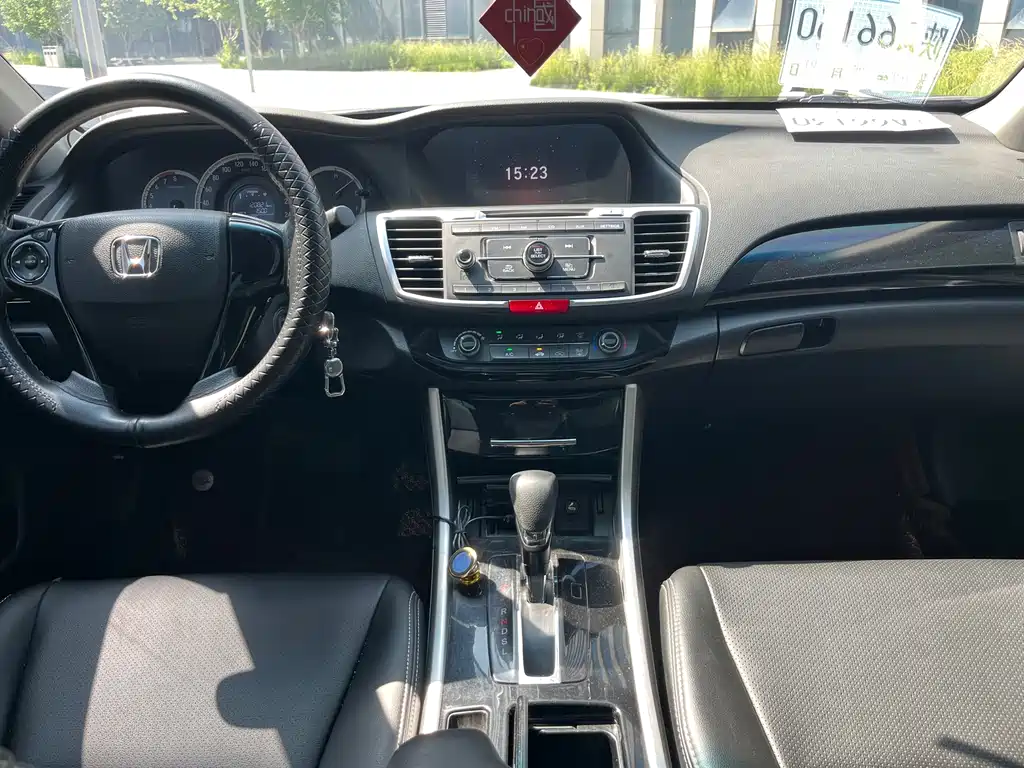 Honda Accord 2018 — фото 8