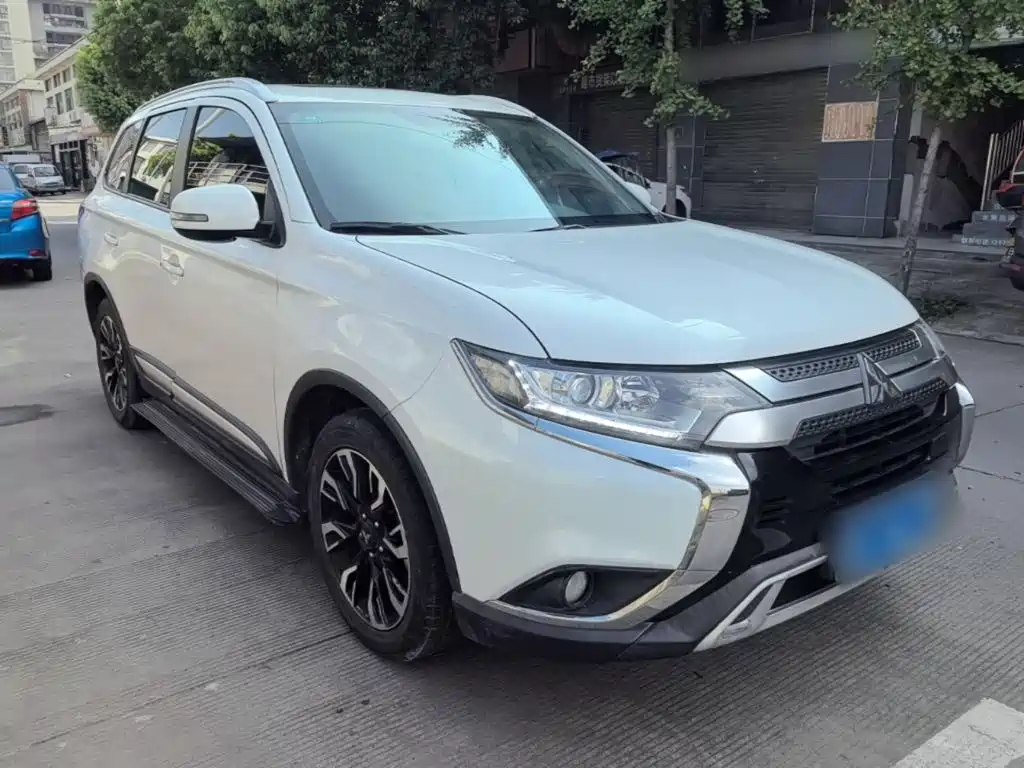 Mitsubishi Outlander 2019 — фото 4