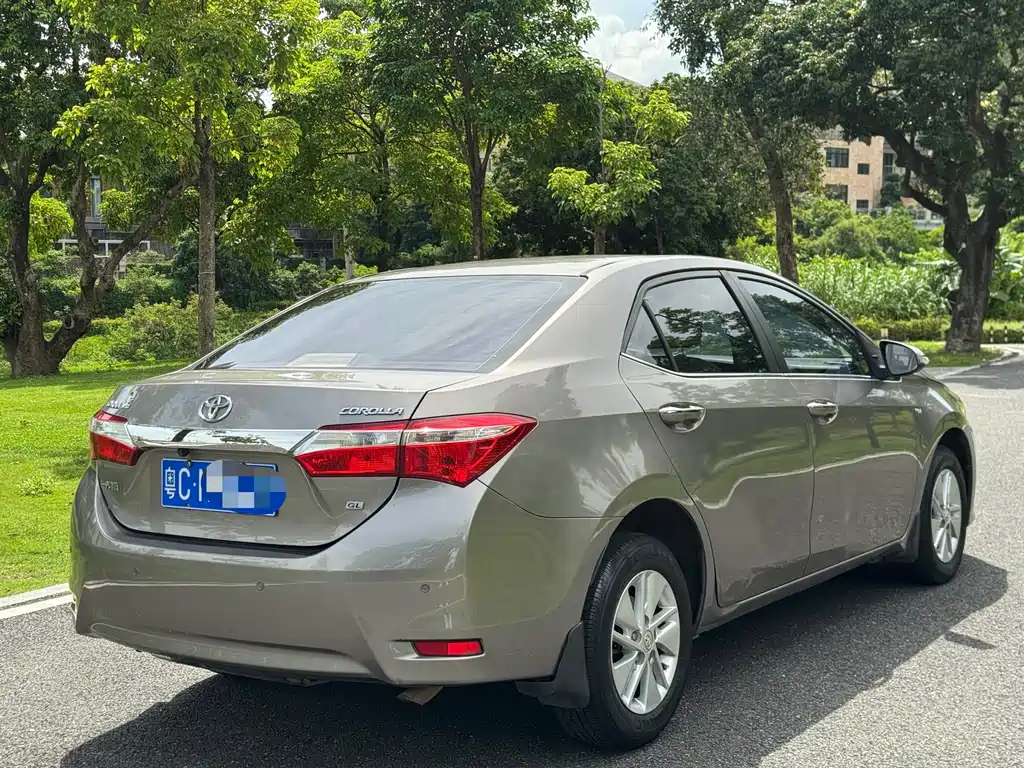 Toyota Corolla 2015 — фото 9