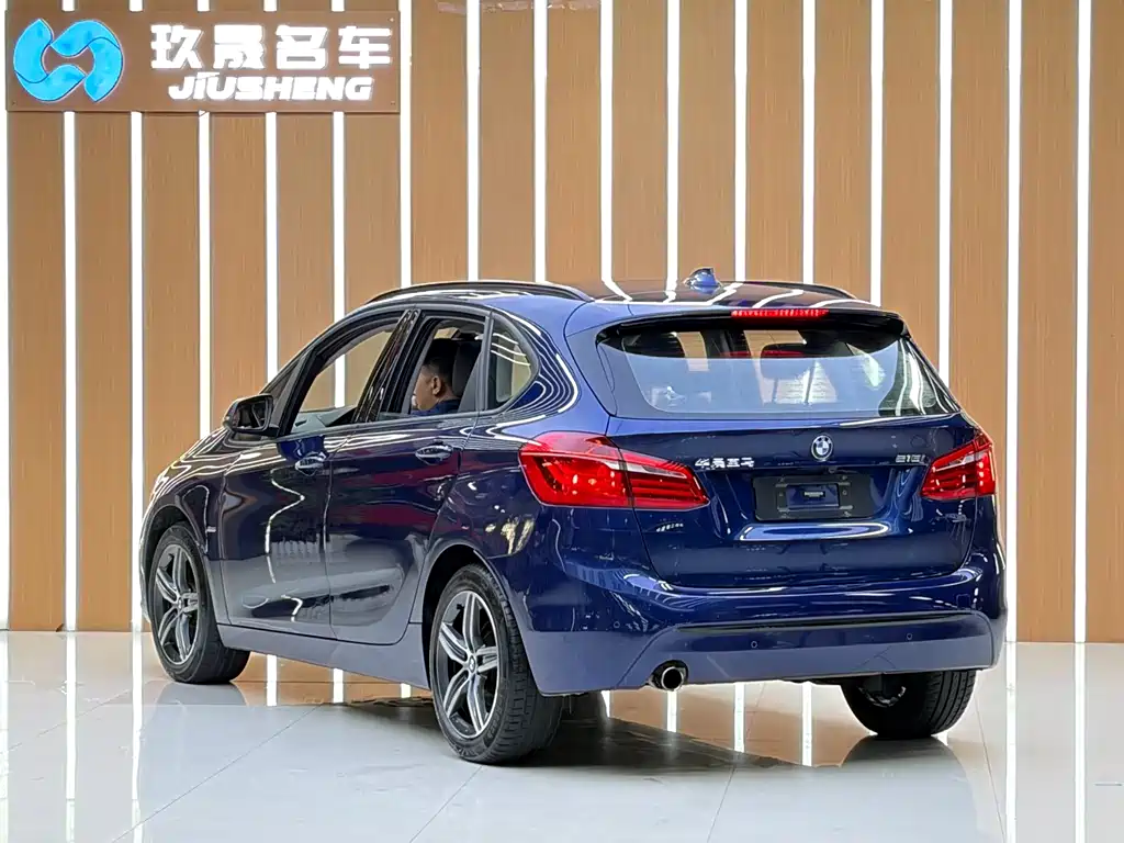 BMW 2 Series Station Wagon 2017 — фото 18