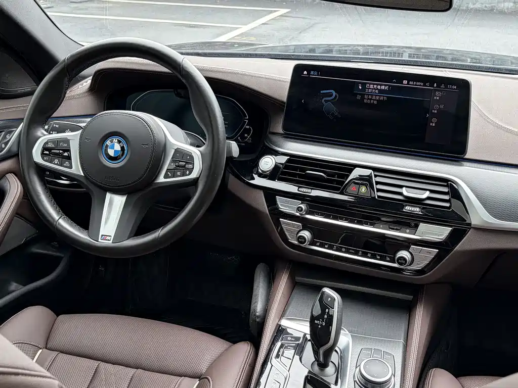 BMW 5 Series New Energy 2022 — фото 12