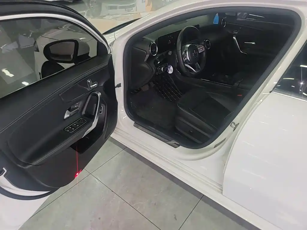 Mercedes-Benz A-Class 2020 — фото 16