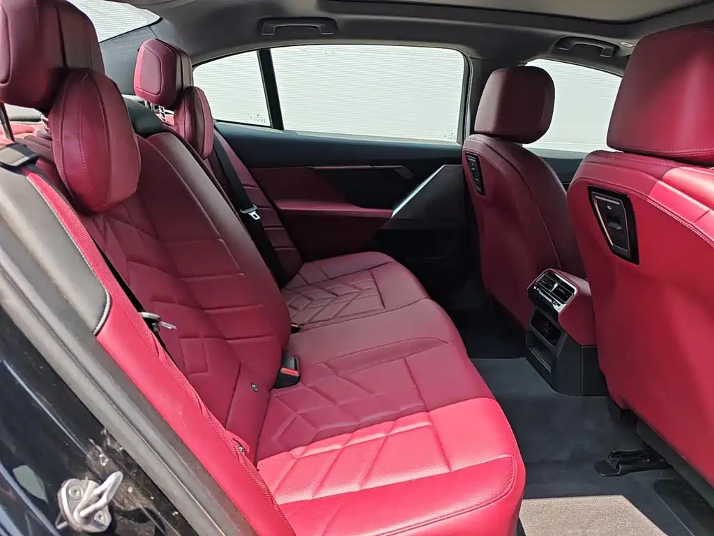 BMW i5 2025 — фото 10
