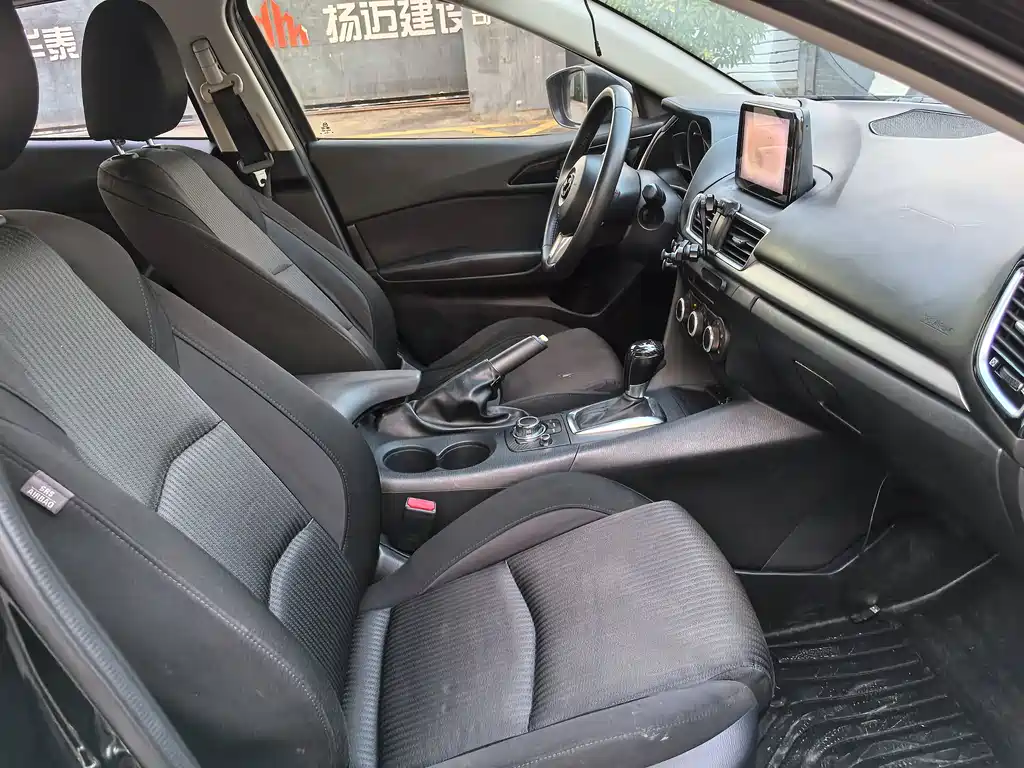Mazda 3 Axela 2015 — фото 14
