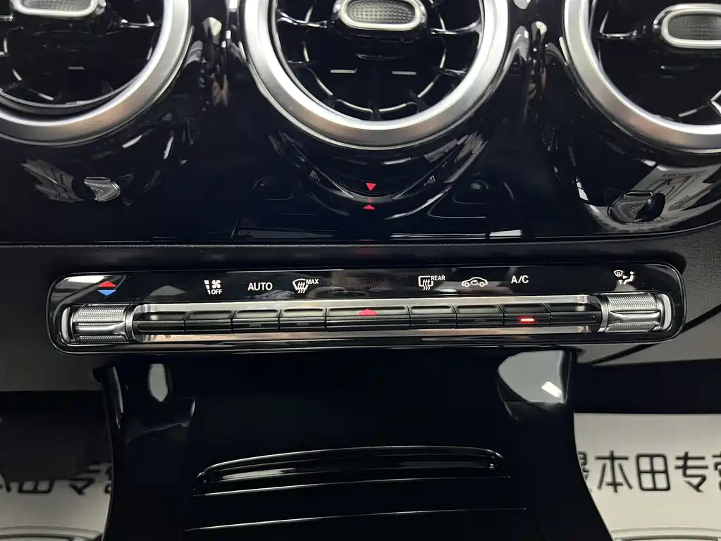 Mercedes-Benz A-Class 2023 — фото 18