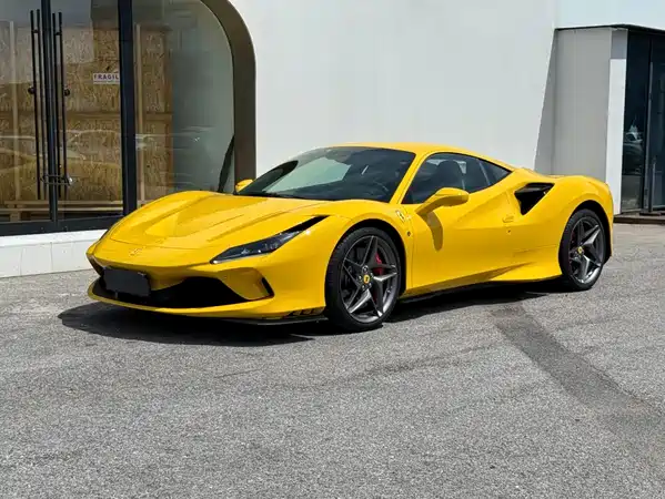 Ferrari F8 2023