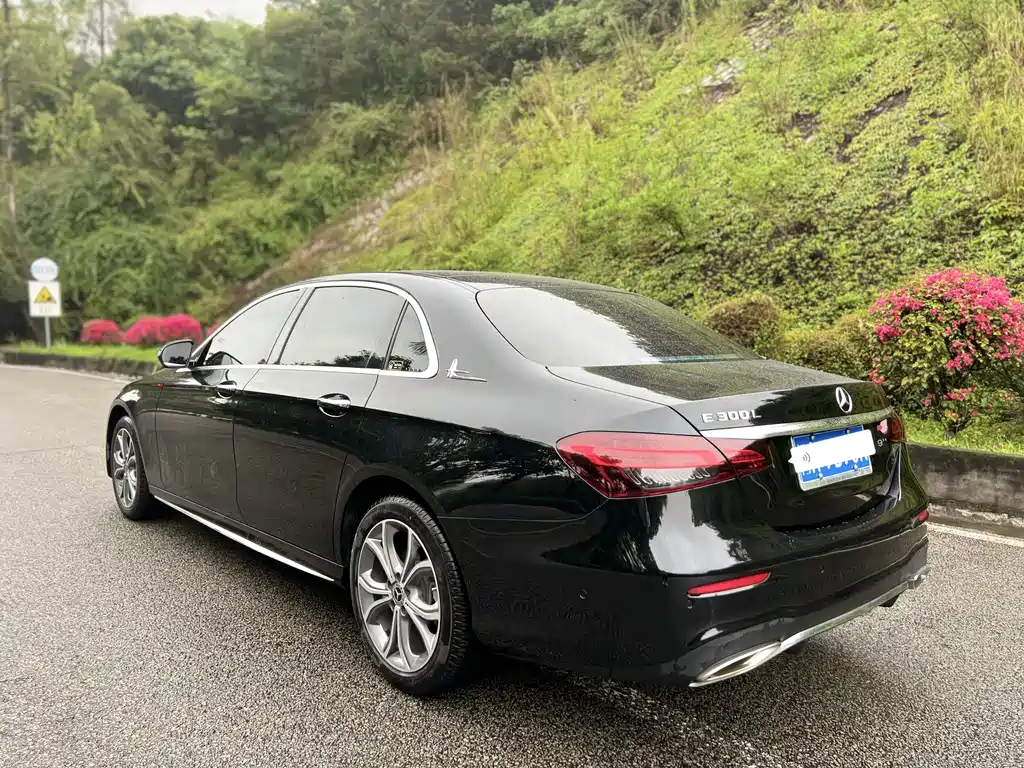Mercedes-Benz E-Class 2022