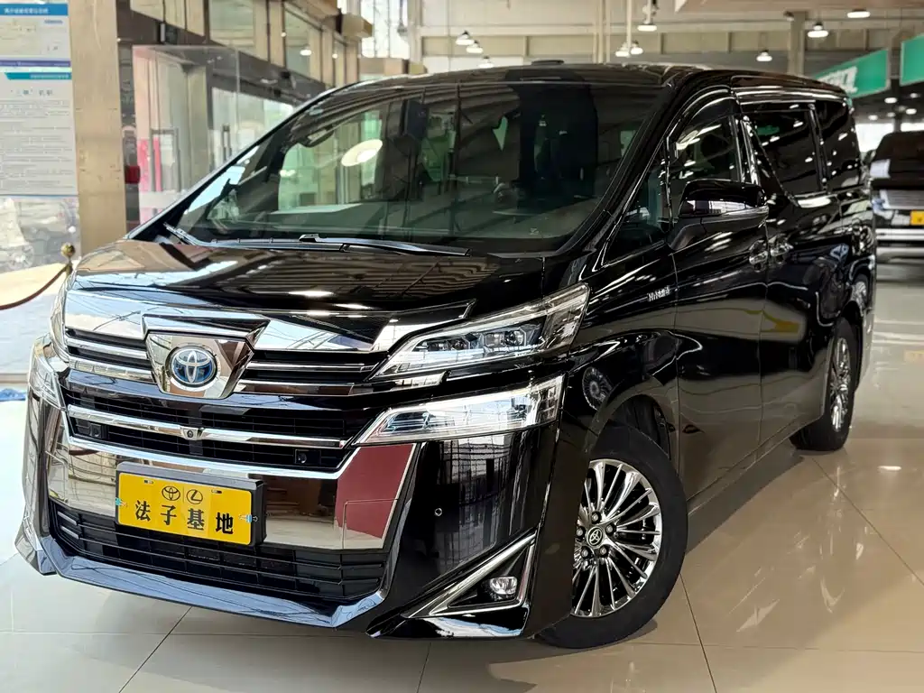 Toyota Vellfire 2021 — фото 1