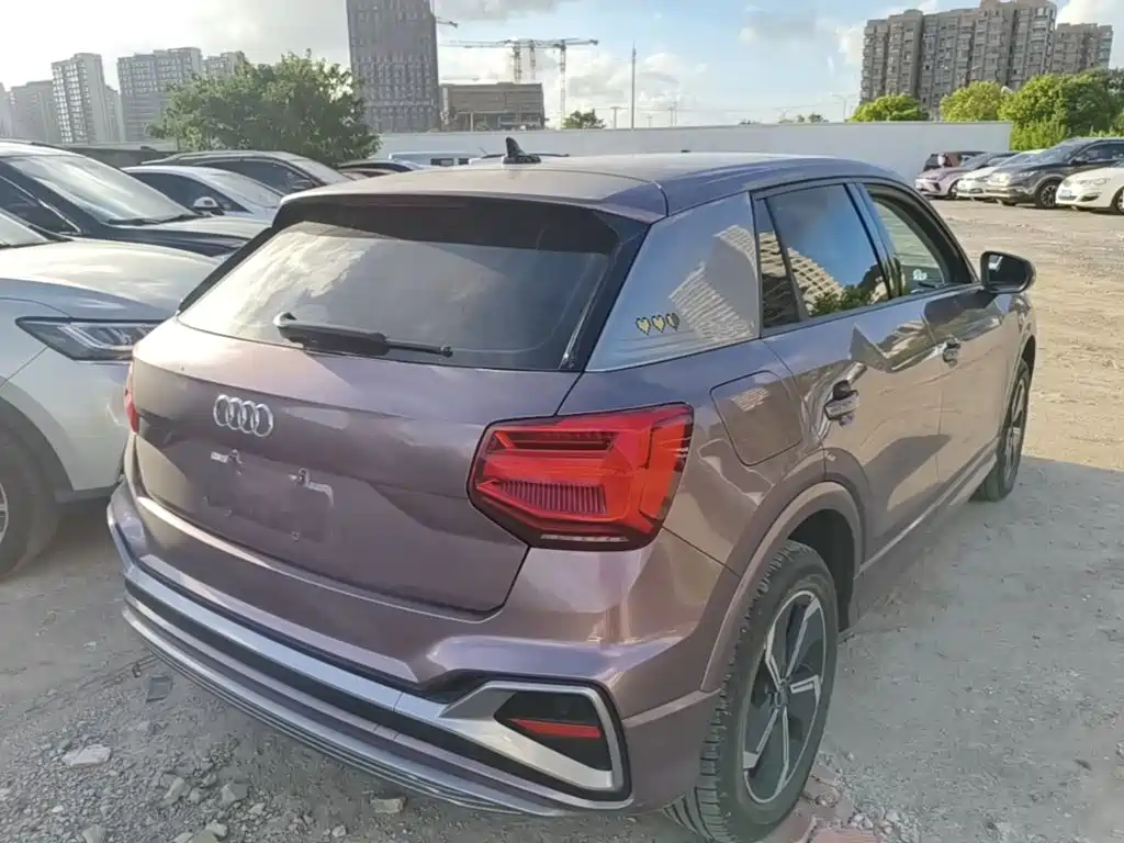 Audi Q2L E-Tron 2023 — фото 7