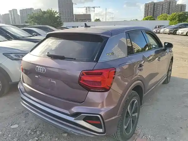 Audi Q2L E-Tron 2023