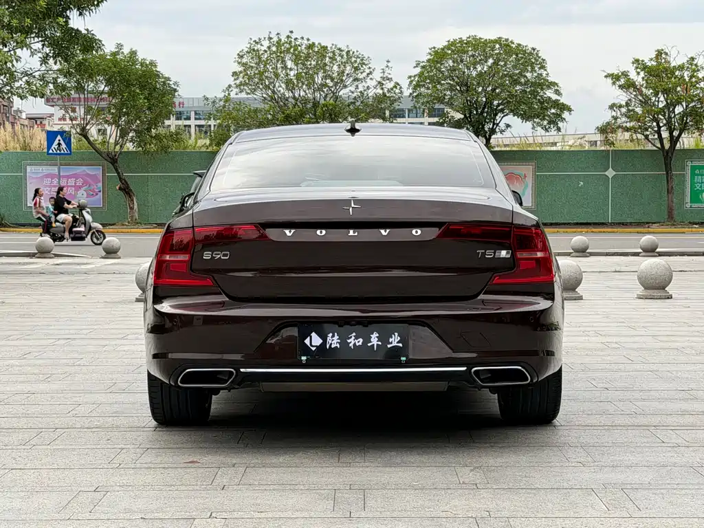 Volvo S90 2017 — фото 25