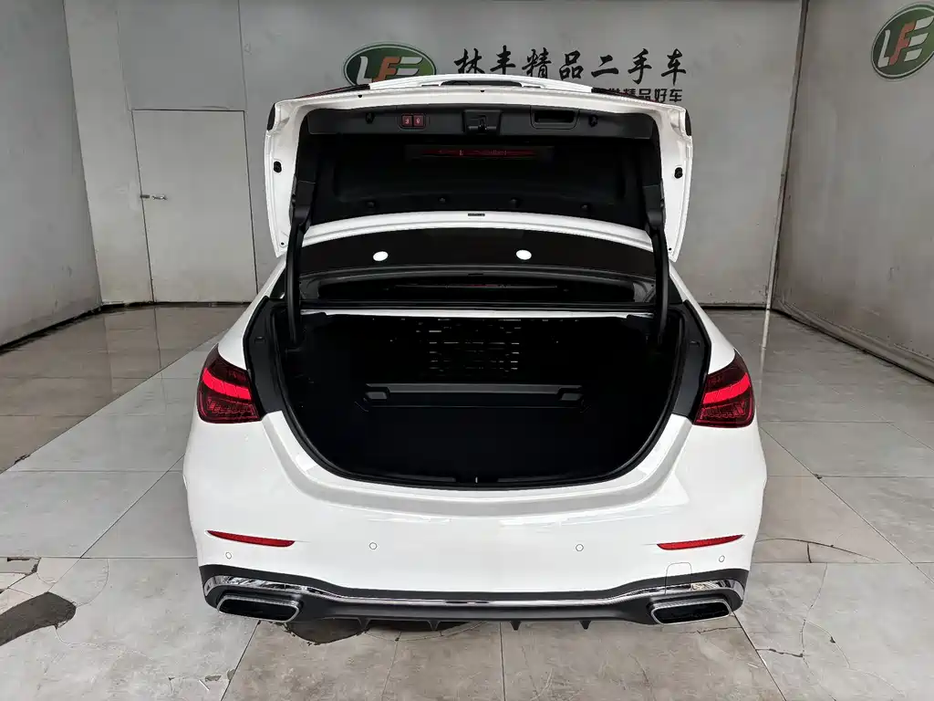 Mercedes-Benz C-Class 2025 — фото 30