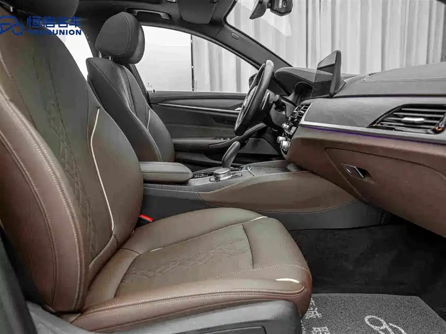BMW 5 Series 2021 — фото 15