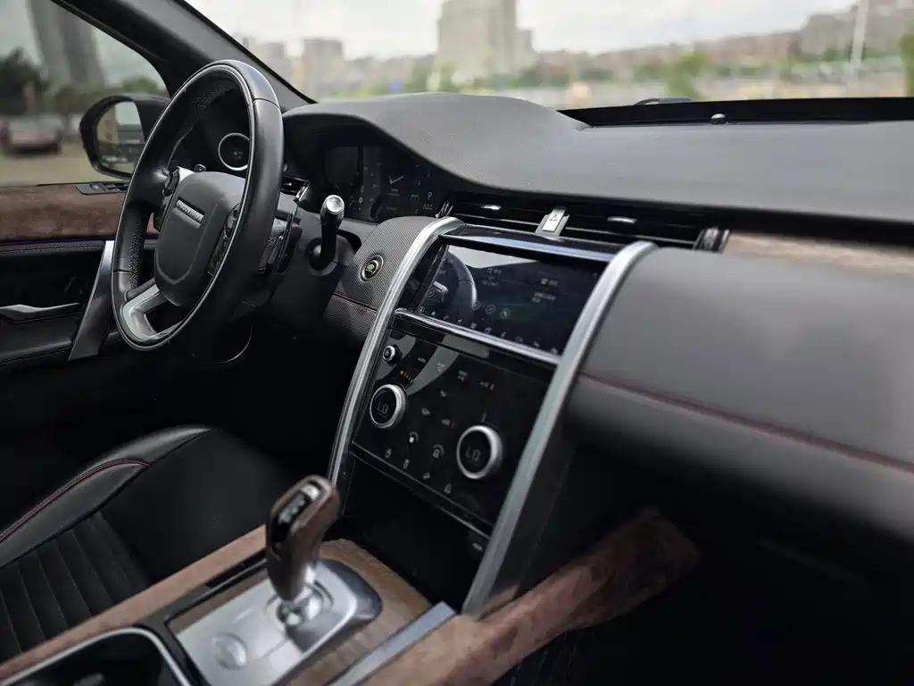 Land Rover Discovery Sport 2021 — фото 8