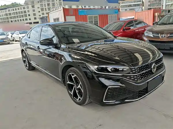 Volkswagen Passat 2023