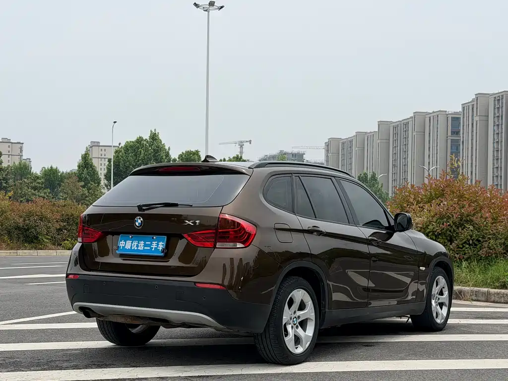 BMW X1 2010 — фото 5