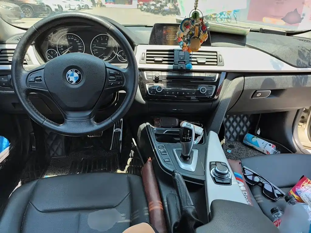 BMW 3 Series 2015 — фото 13