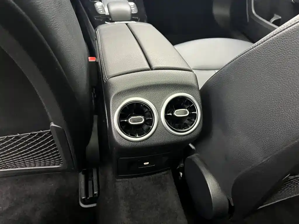 Mercedes-Benz A-Class 2023 — фото 10