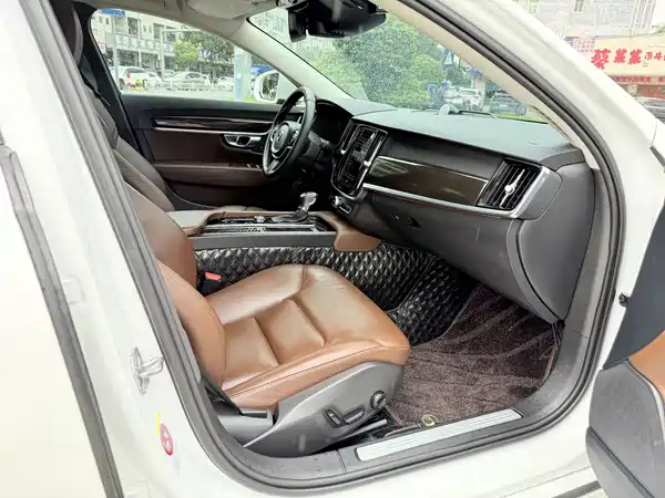 Volvo S90 2017