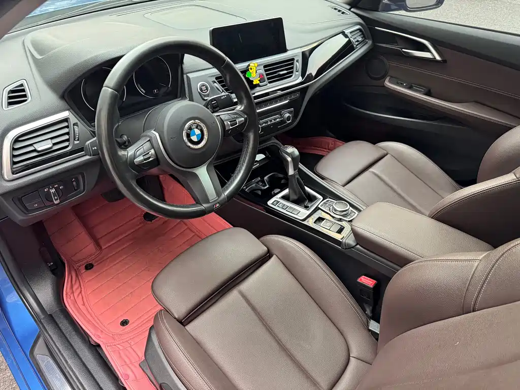 BMW 1 Series 2019 — фото 26